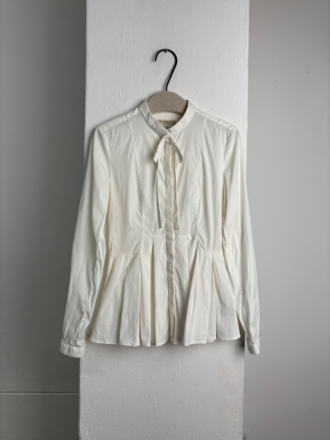 BURBERRY Ivory Blouse 상품이미지1