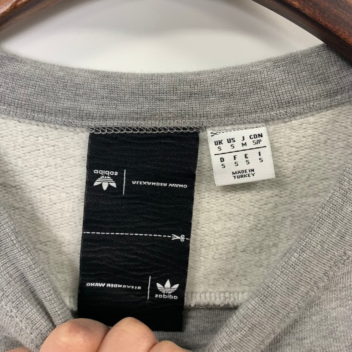 아디다스 x 알렉산더 왕 스트라이프 맨투맨 상품이미지7