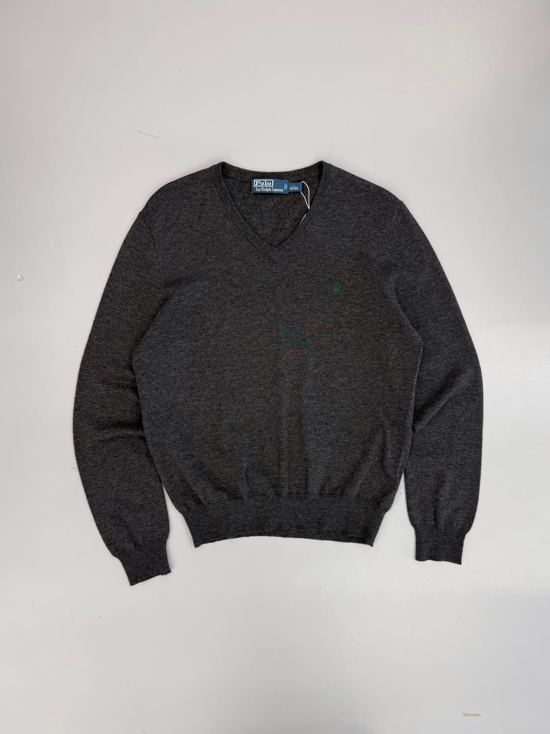 폴로 랄프로렌 루즈핏 딥그레이 v넥 메리노울 니트 상품이미지1