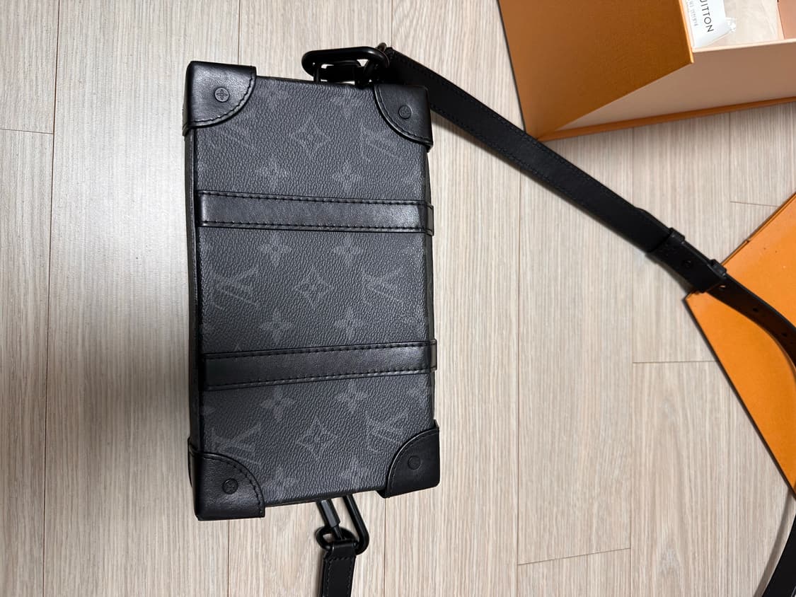 루이비통 이클립스 소프트 트렁크 월릿 크로스백 상품이미지1