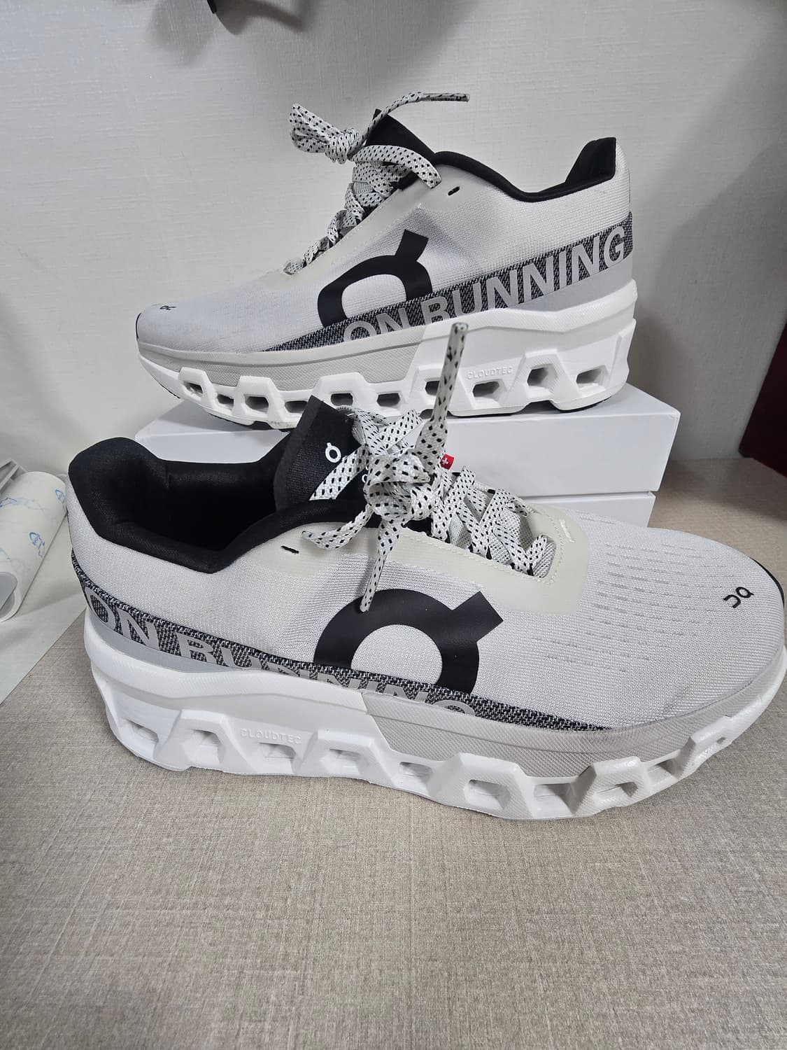 온러닝 클라우드몬스터2 런닝화  255 상품이미지1