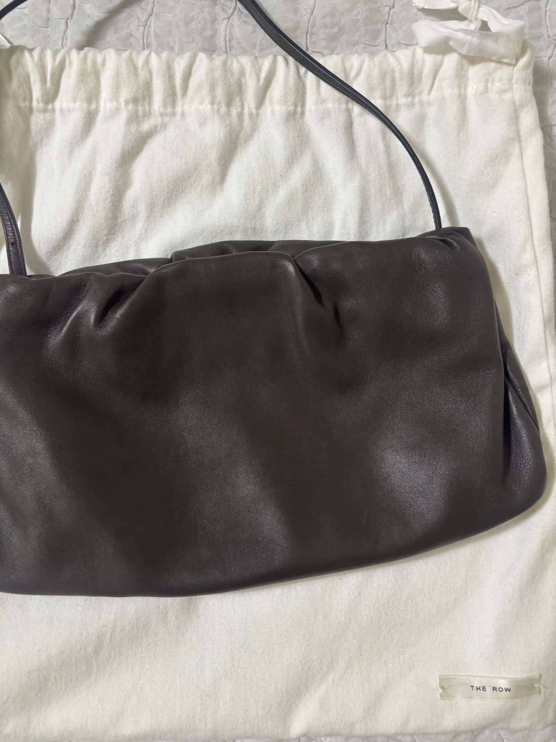 The row 더로우 부어스백 XL 상품이미지1