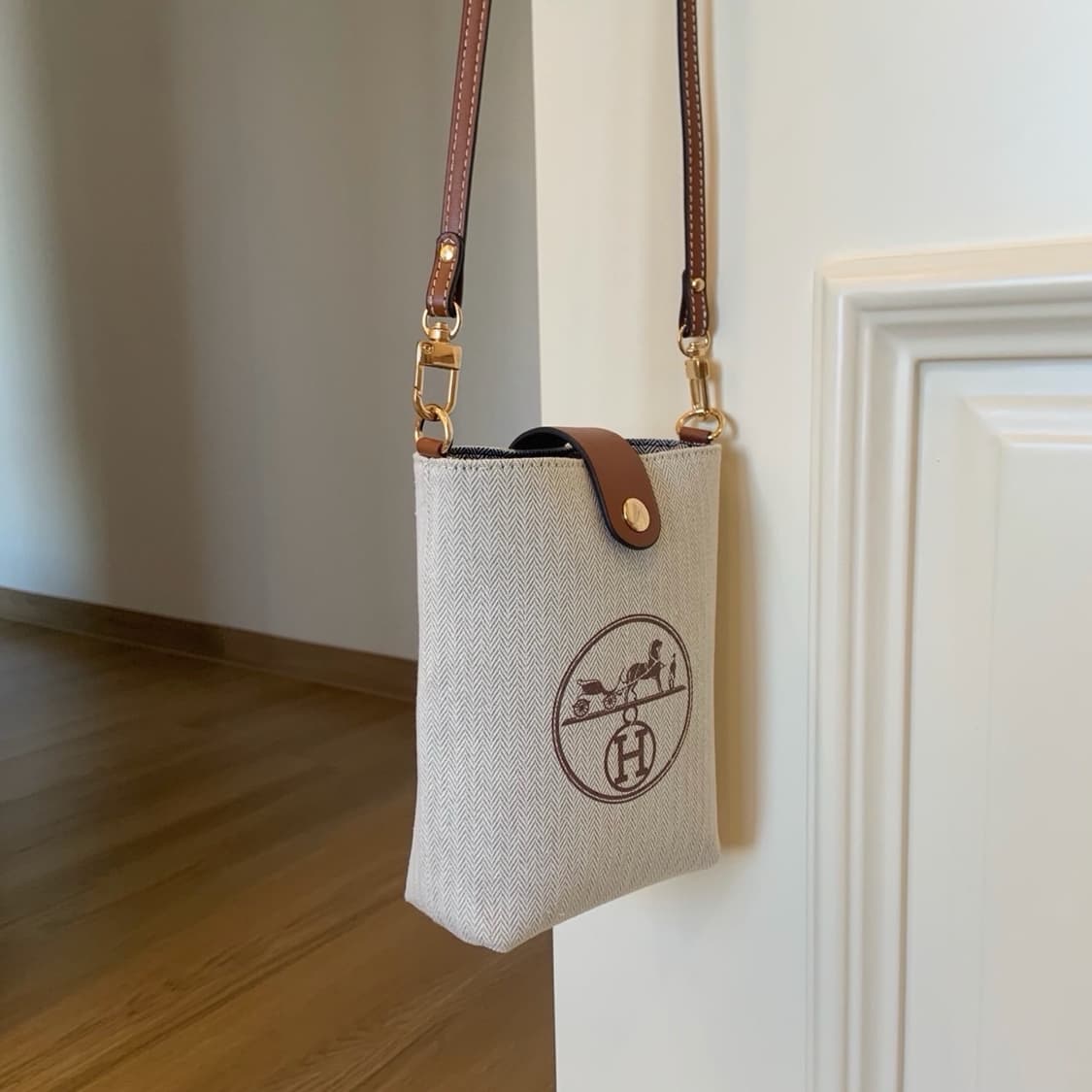  에르메스 업사이클 폰 크로스백 미니 버킷백 상품이미지4