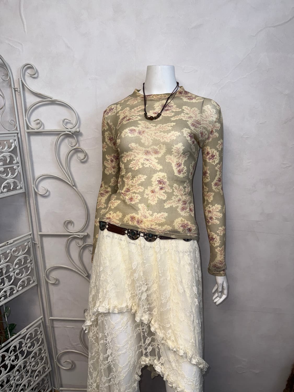 Rectangle blanc cream floral mesh blouse 상품이미지1