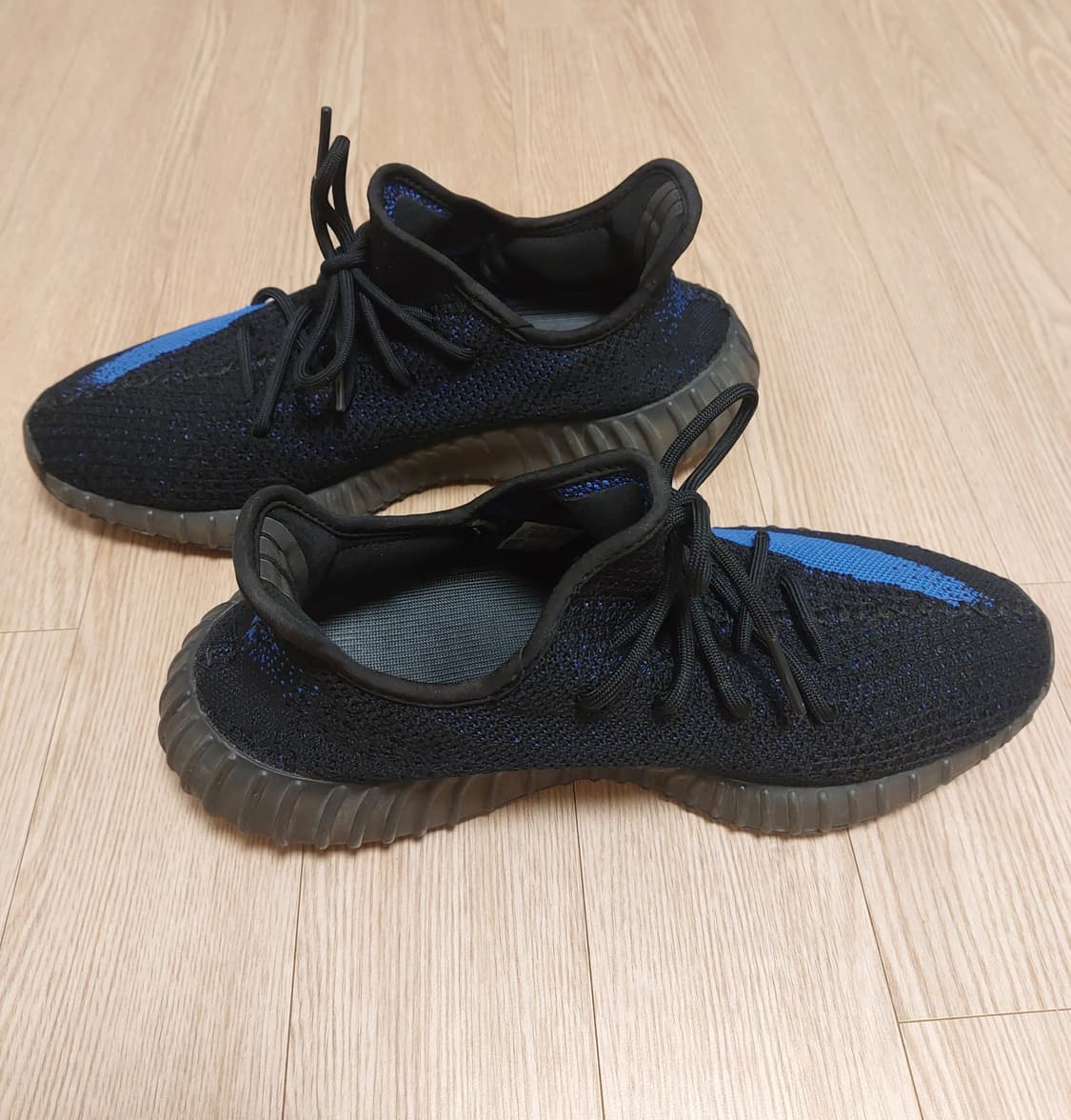 아디다스 이지 부스트 350 V2 다즐링 블루 상품이미지4