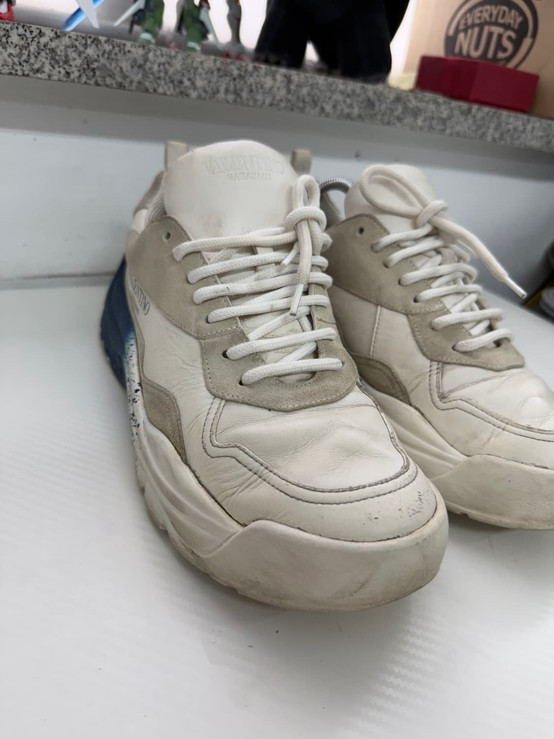 정품) 발렌티노 스프레이 그라데이션 검보이 스니커즈 42.5 상품이미지3