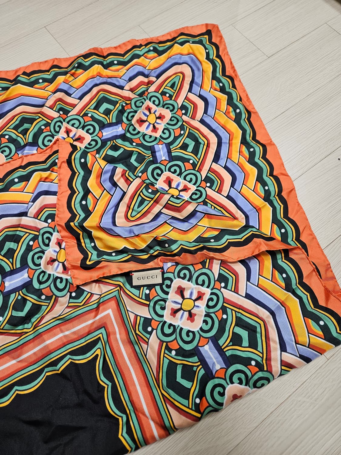 Gucci 구찌 2024 경복궁 단청 패턴 스카프 상품이미지1