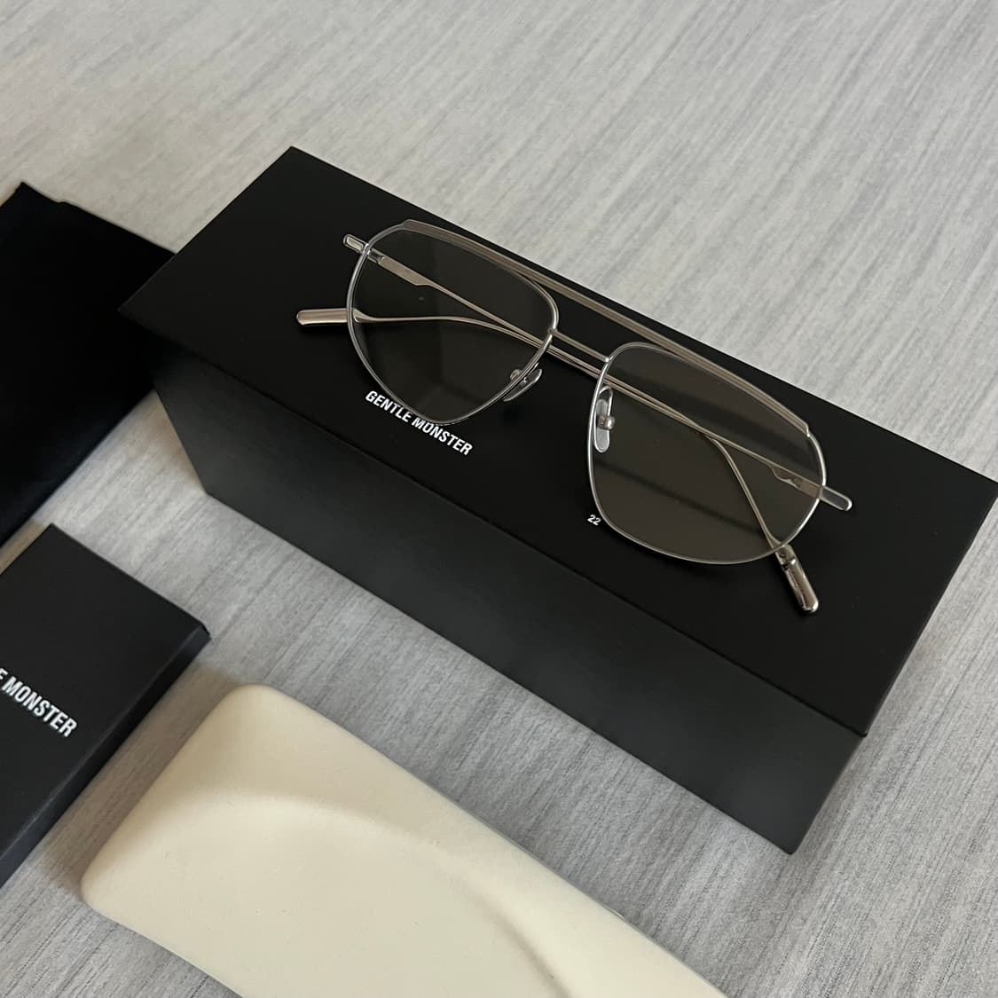 젠틀몬스터 래플스02 실버 안경 상품이미지4