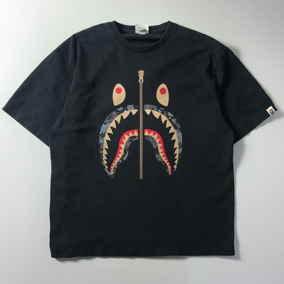 Bape  베이프 카모 샤크 블랙 반팔 티셔츠  상품이미지1