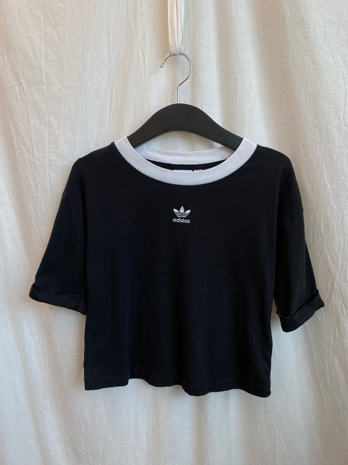ADIDAS 블랙 크롭 반팔티셔츠(M) 상품이미지2