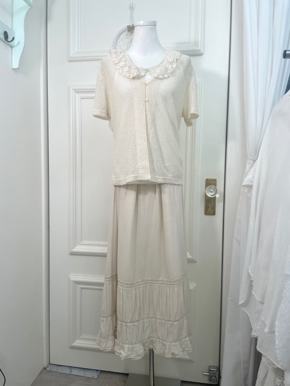 beige lace trim mori long skirt(size-38) 상품이미지6