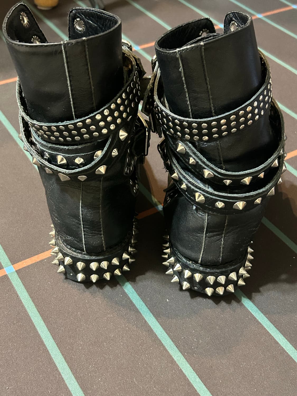 ysl 생로랑 스터드 버클 부츠 37 상품이미지4