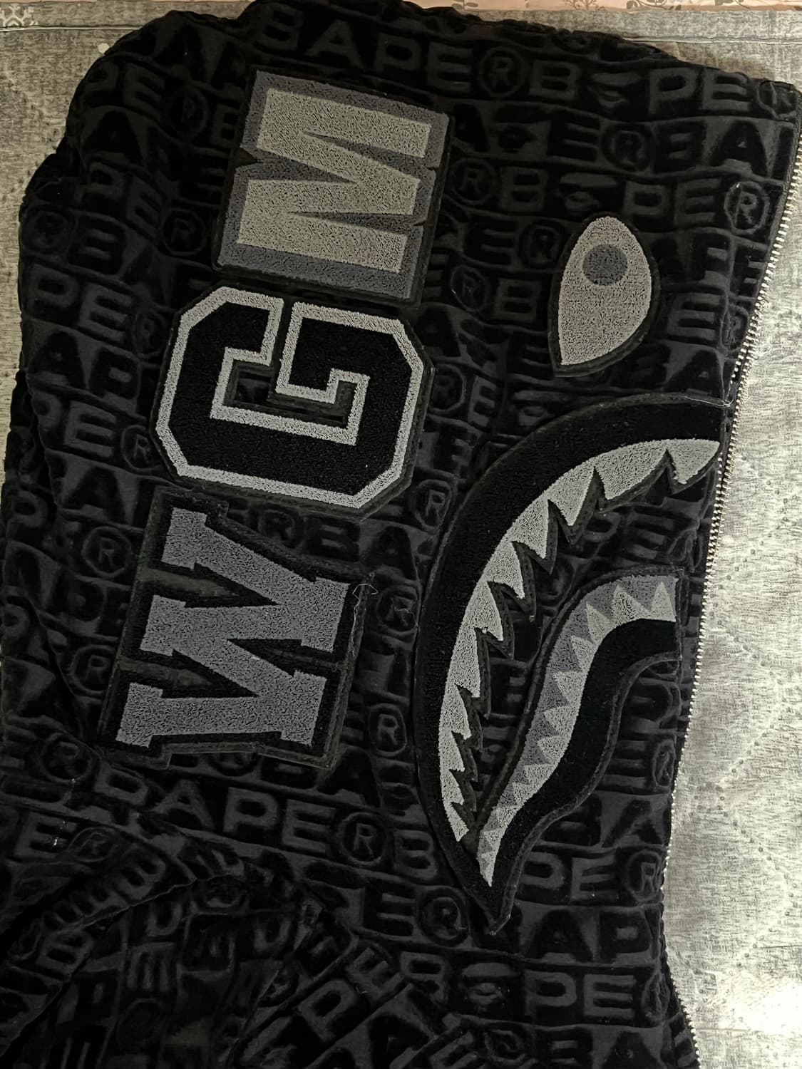 베이프 벨벳 샤크 패턴 후드집업 상품이미지5