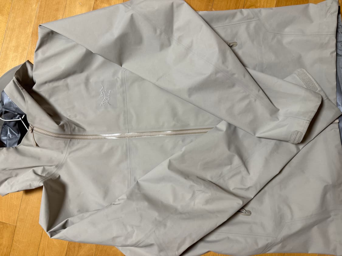 아크테릭스 바람막이 상품이미지1