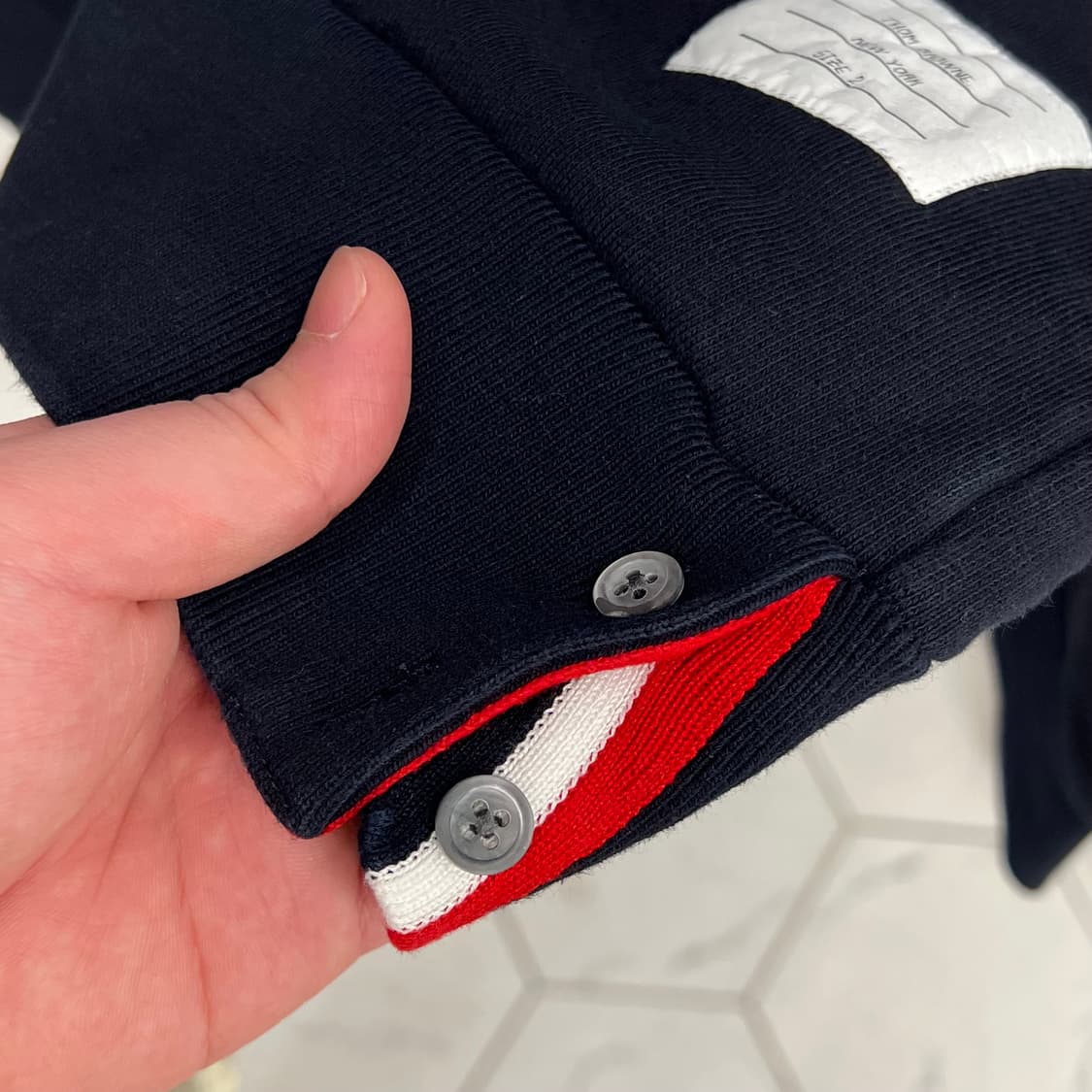 톰브라운 백삼선 맨투맨 2사이즈 상품이미지4