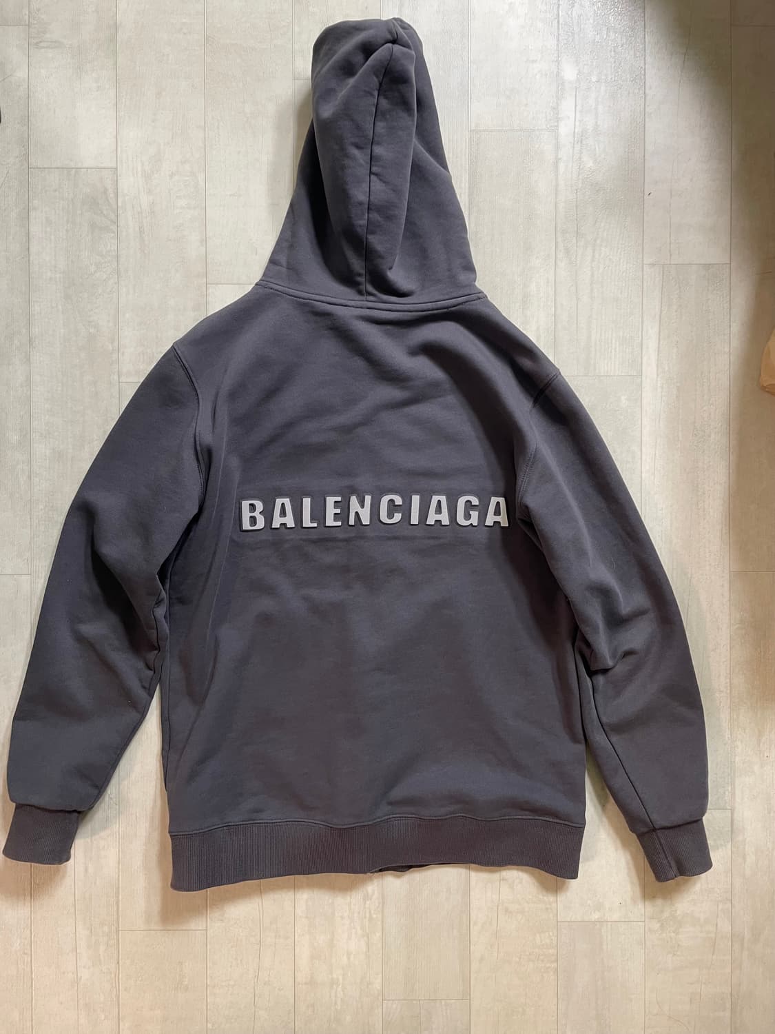 발렌시아가 후디 상품이미지3