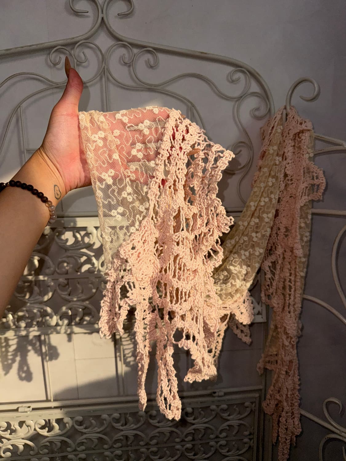 Pink beige lace crochet maxi scarf 상품이미지4