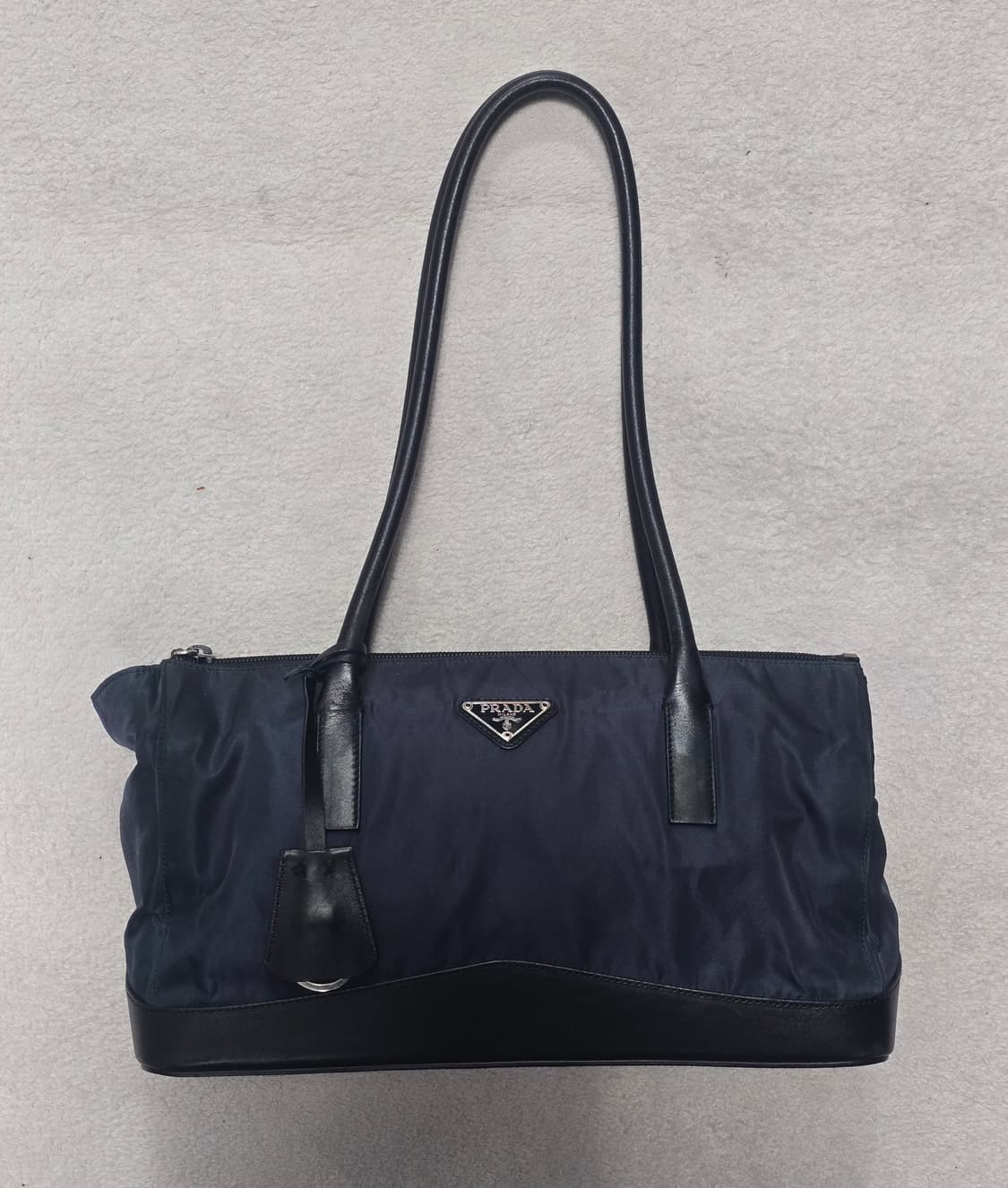 프라다 테수토 포코노 나일론 숄더백 상품이미지2