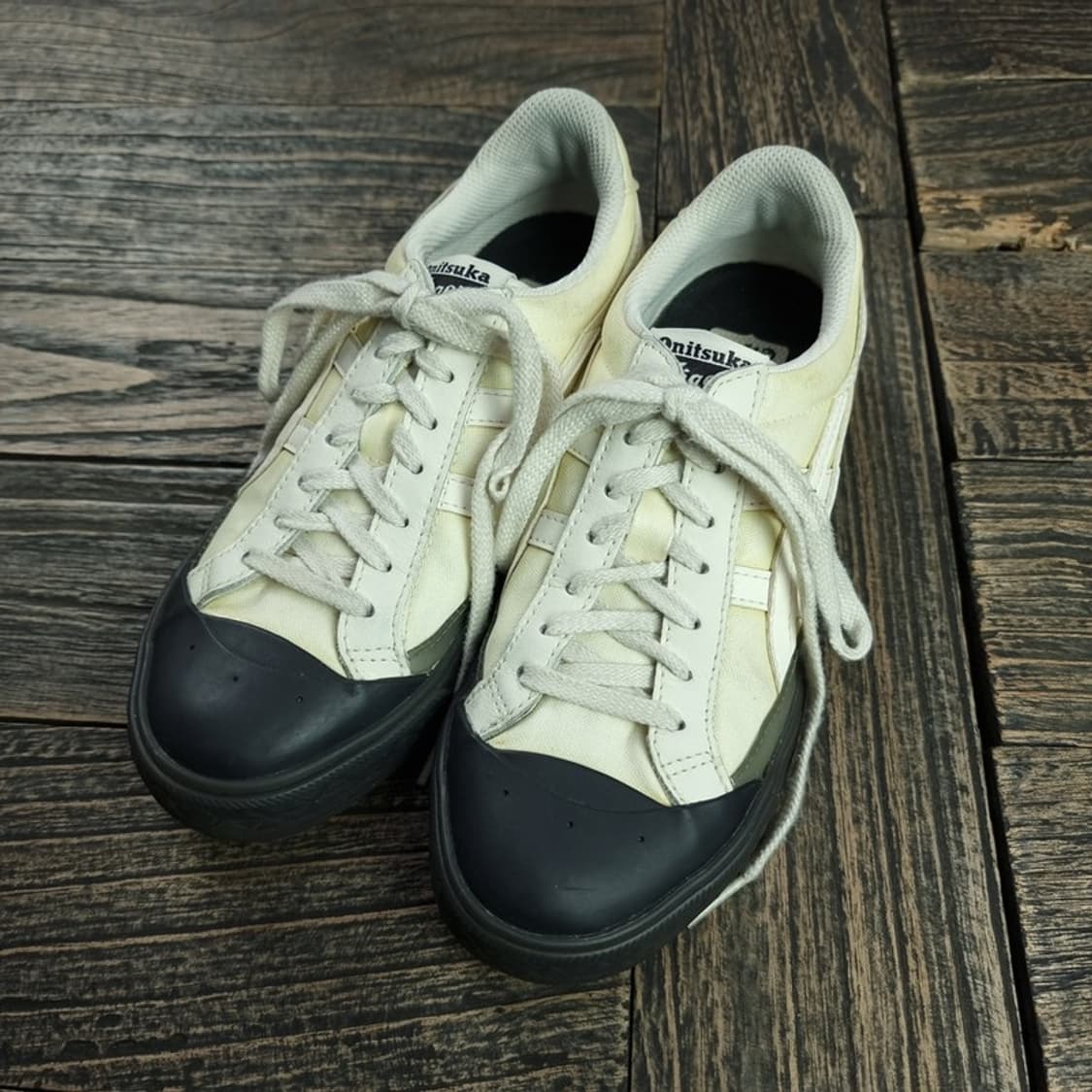 [오니츠카타이거] 덕 코팅 스니커즈 M17817 상품이미지1