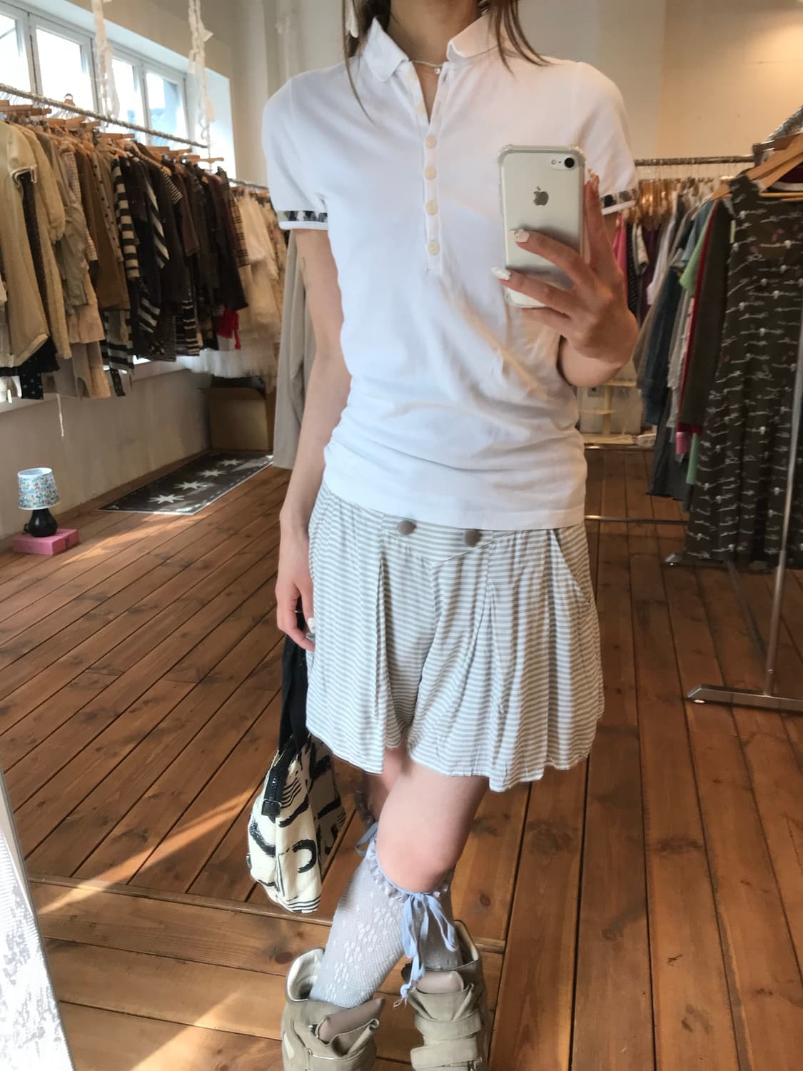 버버리 화이트 카라티 상품이미지2