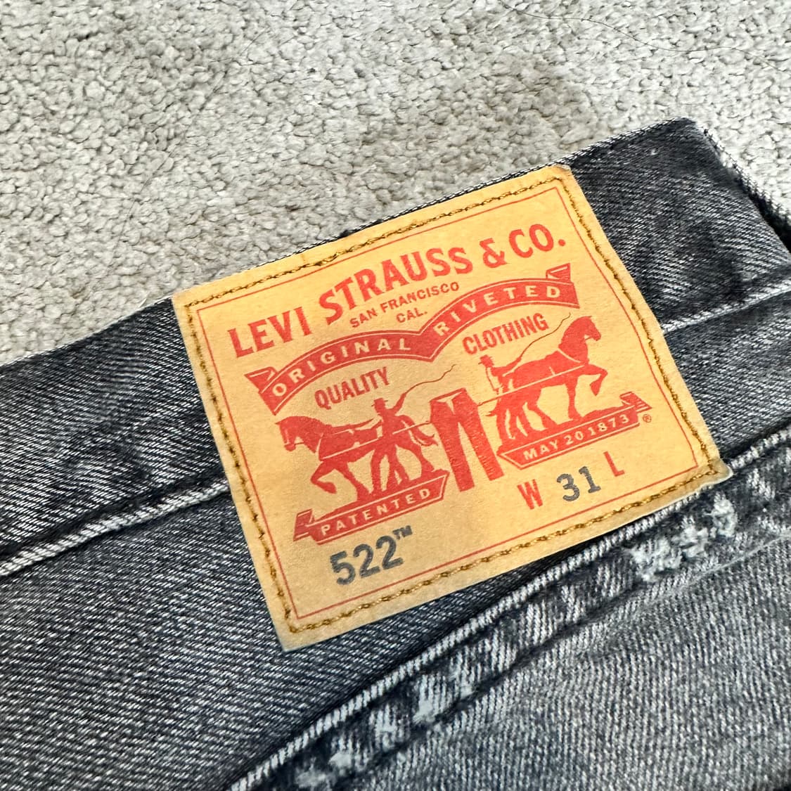 리바이스522 테이퍼드핏 디스트로이드 흑청(31) 상품이미지6