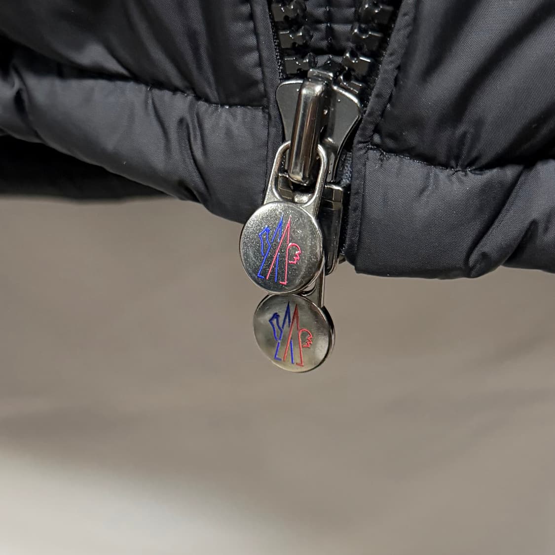 [S+급/4] 몽클레어 마야프 패딩 블랙 풀구성 마르크 상품이미지8