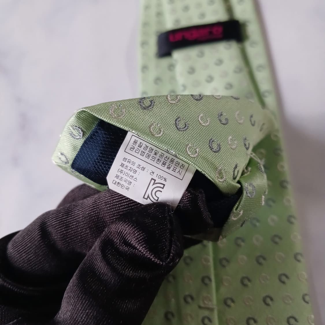UNGARO 웅가로 실크 그린 패턴 넥타이 8.2cm A등급 E1039
 상품이미지8