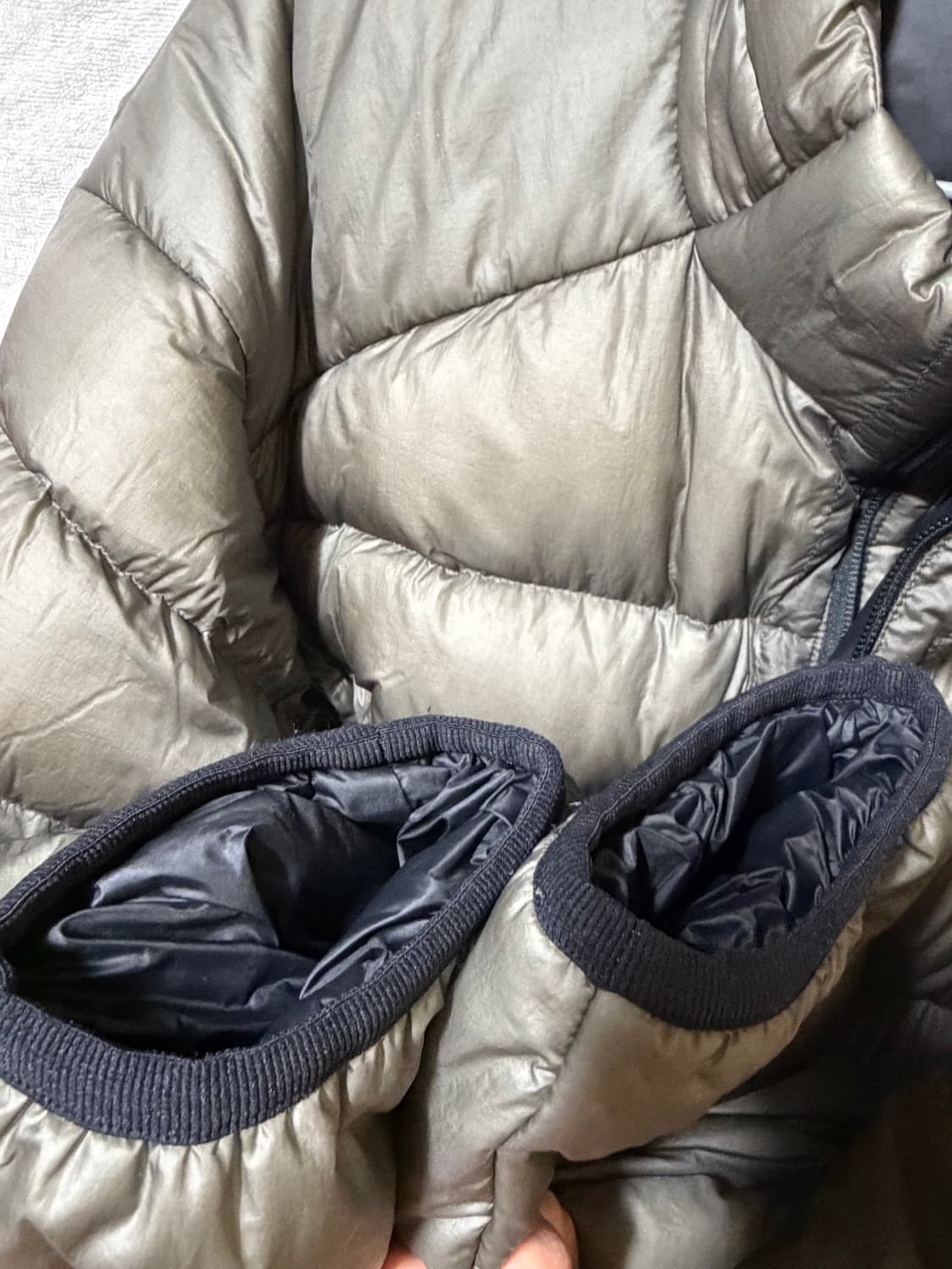 모이프 헬리움 다운자켓 시어올리브 2사이즈 상품이미지3