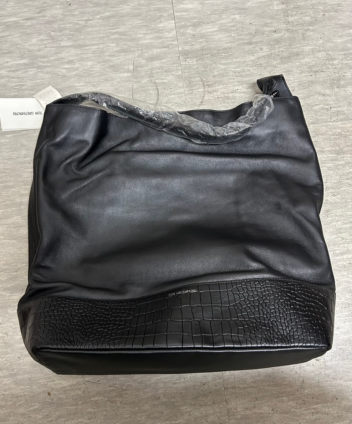 데케 톰그레이하운드 블랙 숄더백 상품이미지2