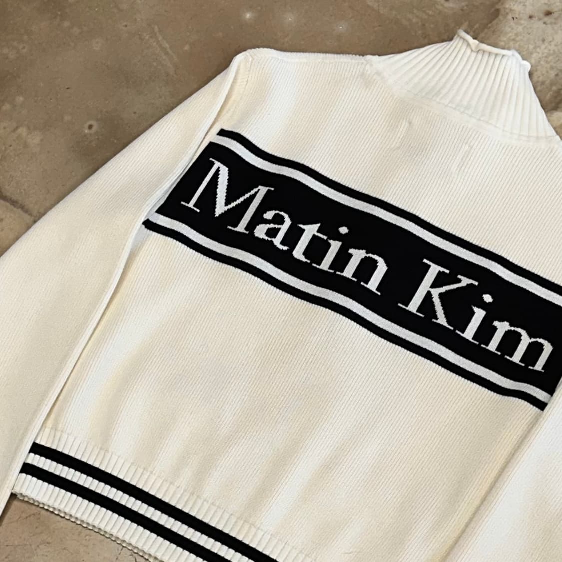 M 마뗑킴 여성용 빅로고 아이보리 크롭 니트 집업  상품이미지1