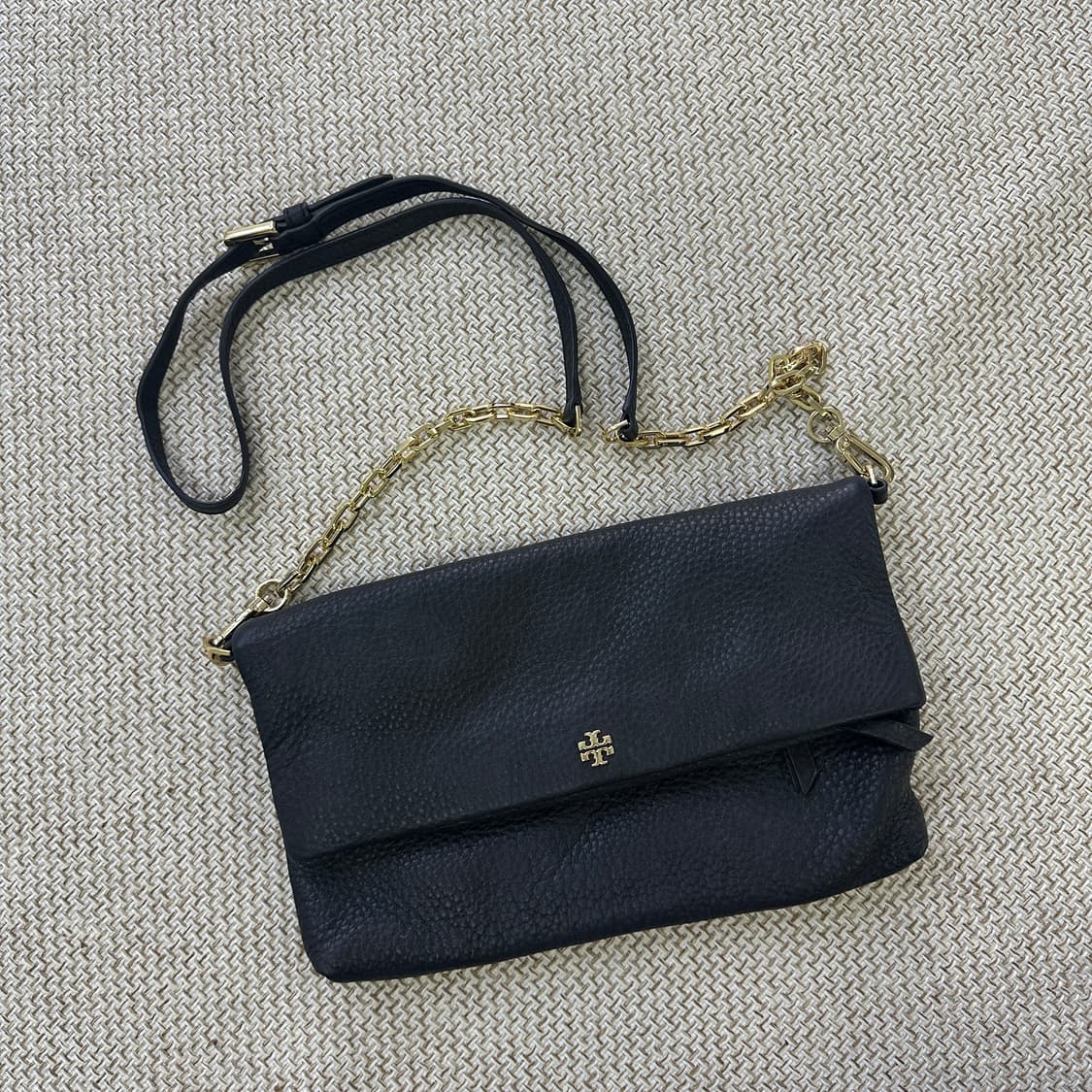 실측확인 토리버치 폴드오버 크로스백 0406D 상품이미지1