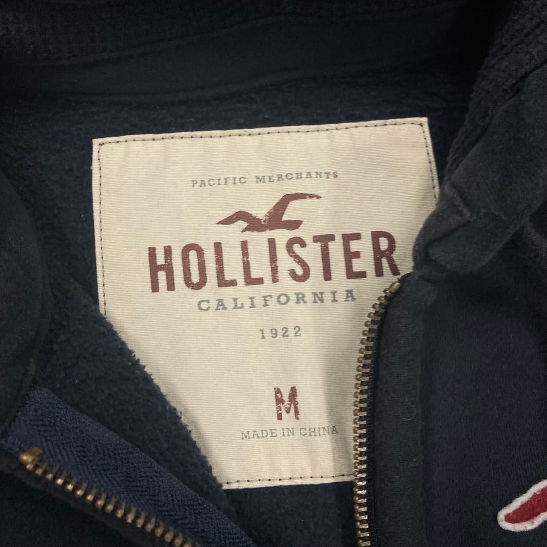 홀리스터 네이비 컬러 사이드 스펠아웃 후드집업 상품이미지3