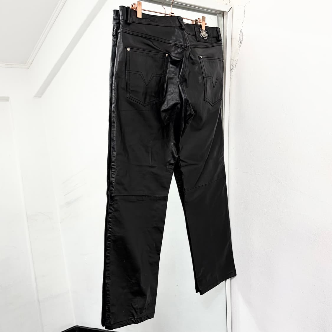 베르사체 아카이브 카우하이드 레더 팬츠 상품이미지5
