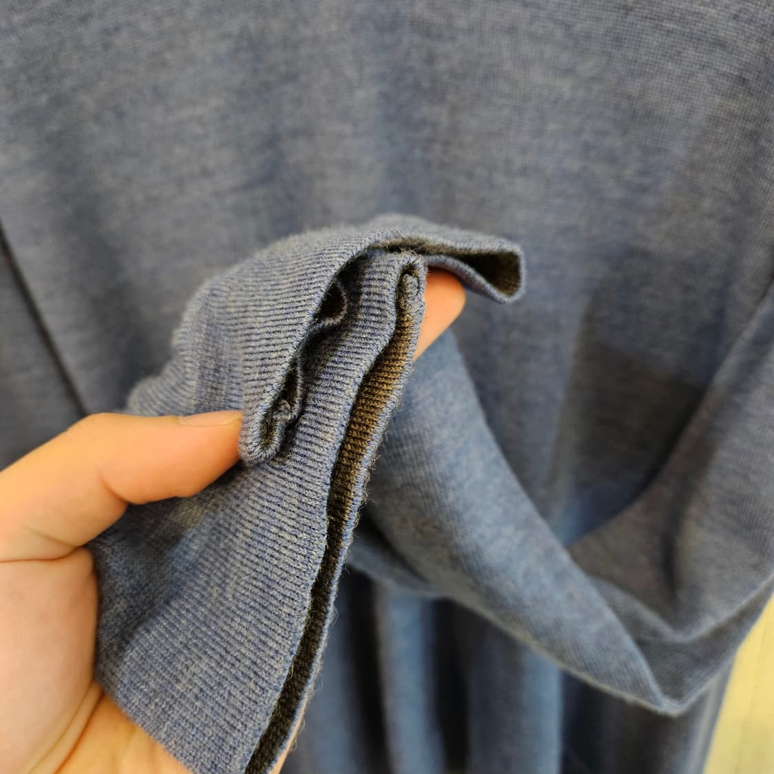 100(L)캘빈클라인 V넥 니트 블루 상품이미지3