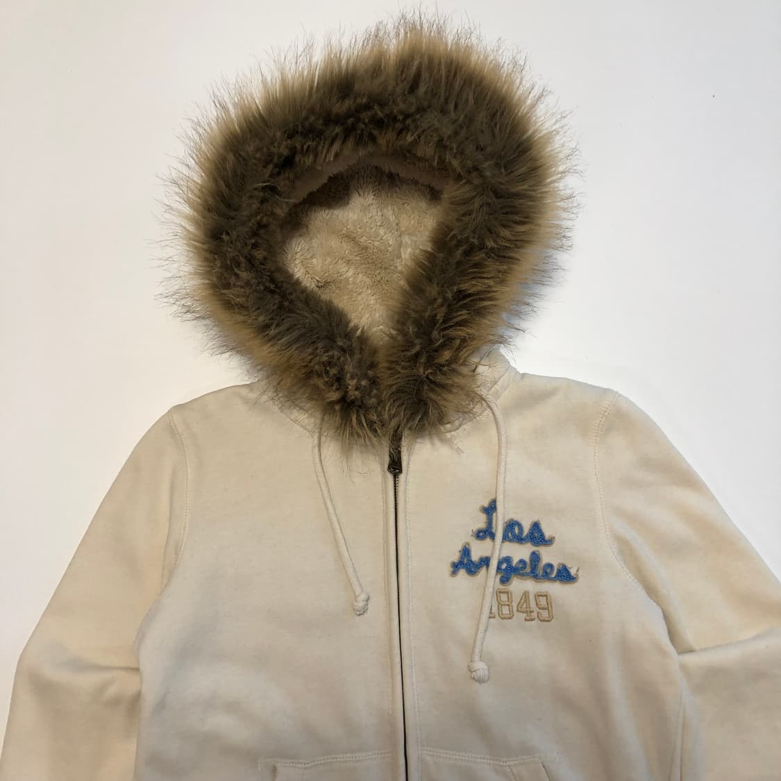 후아유 퍼 후드집업 상품이미지3