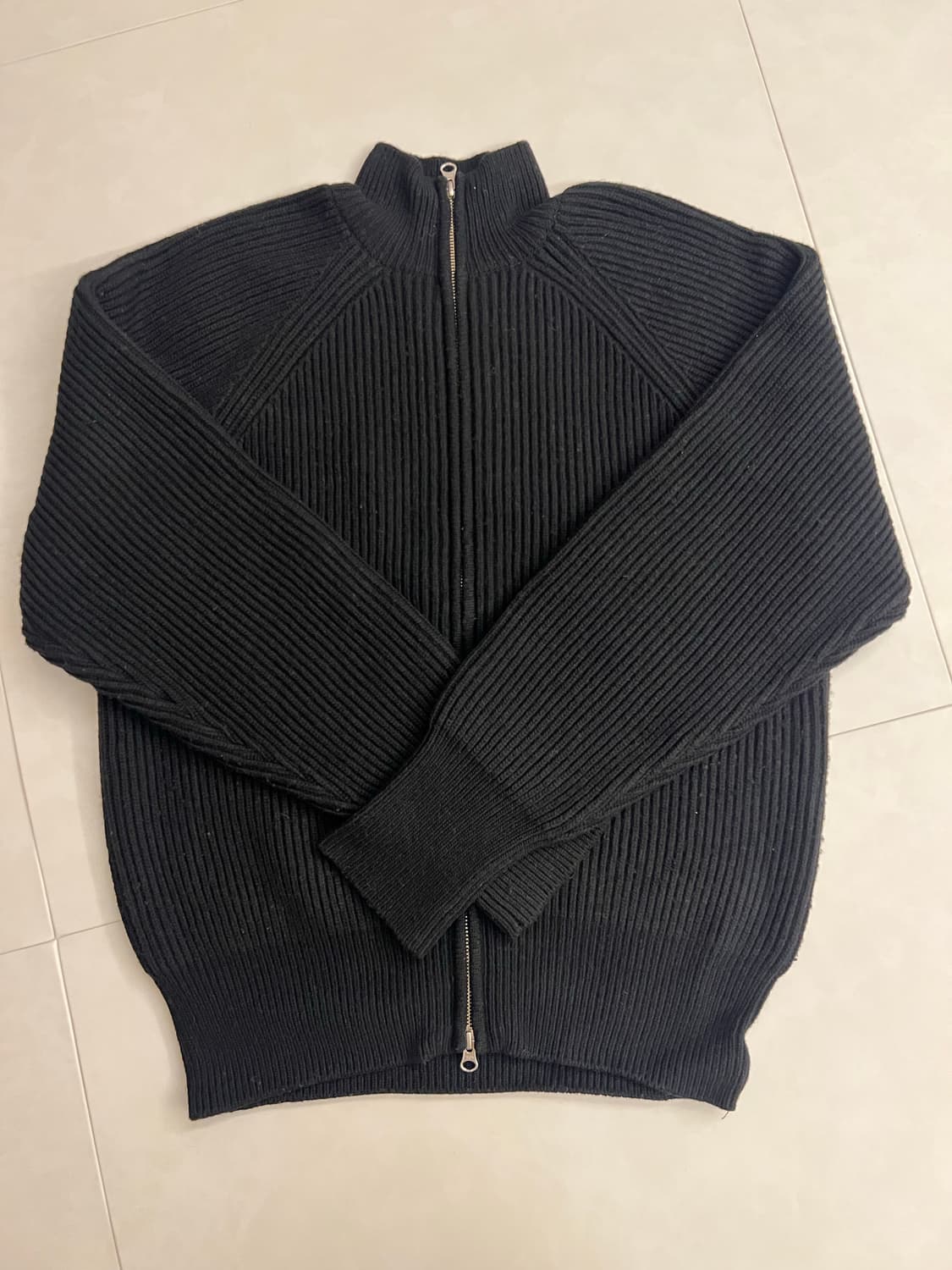 프루이 벌키 집업 가디건 블랙 M사이즈 판매합니다. 상품이미지1