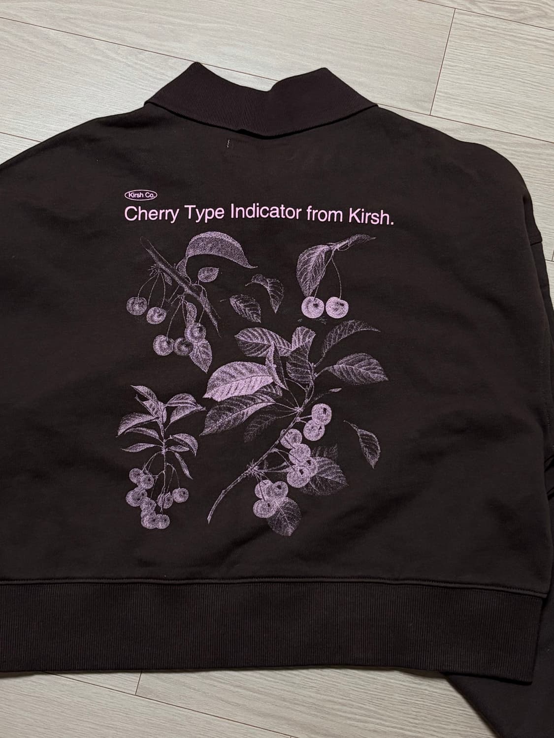 키르시 브라운 카라 맨투맨 상품이미지4