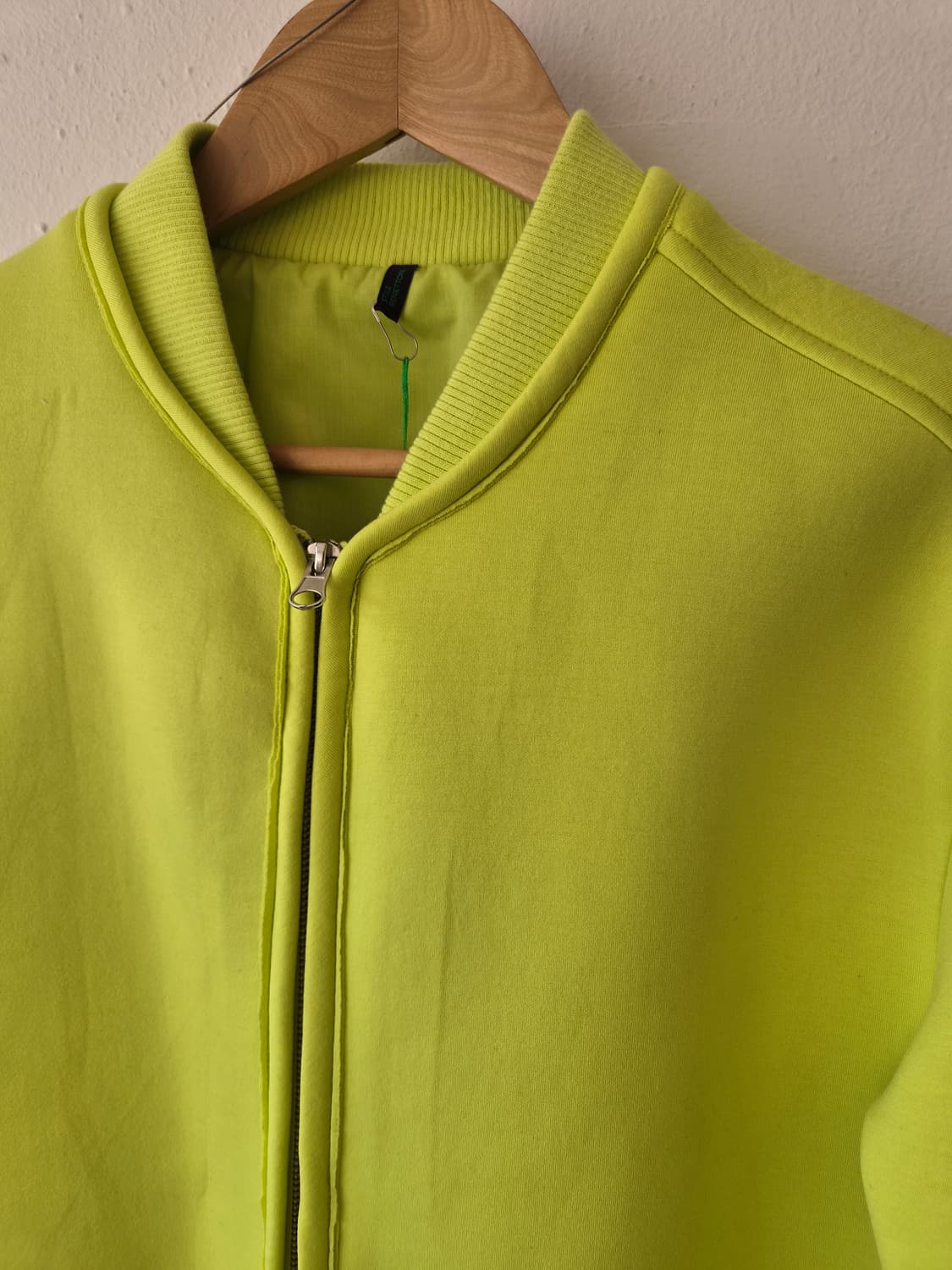 새상품)베네통 여성 형광네오플렌점퍼 ONE SIZE 상품이미지4