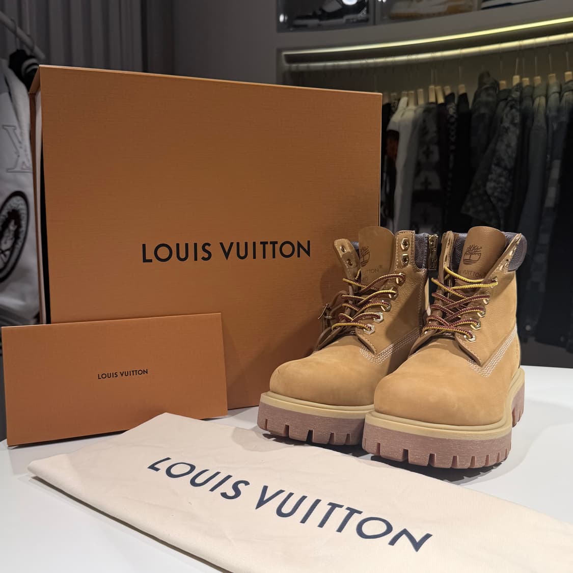 (A+/8.5) / 루이비통 x 팀버랜드 6인치 앵클 워커 부츠 베이지 상품이미지1
