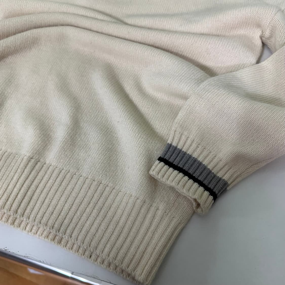 XL 드로우핏 아이보리 브이넥니트 상품이미지4