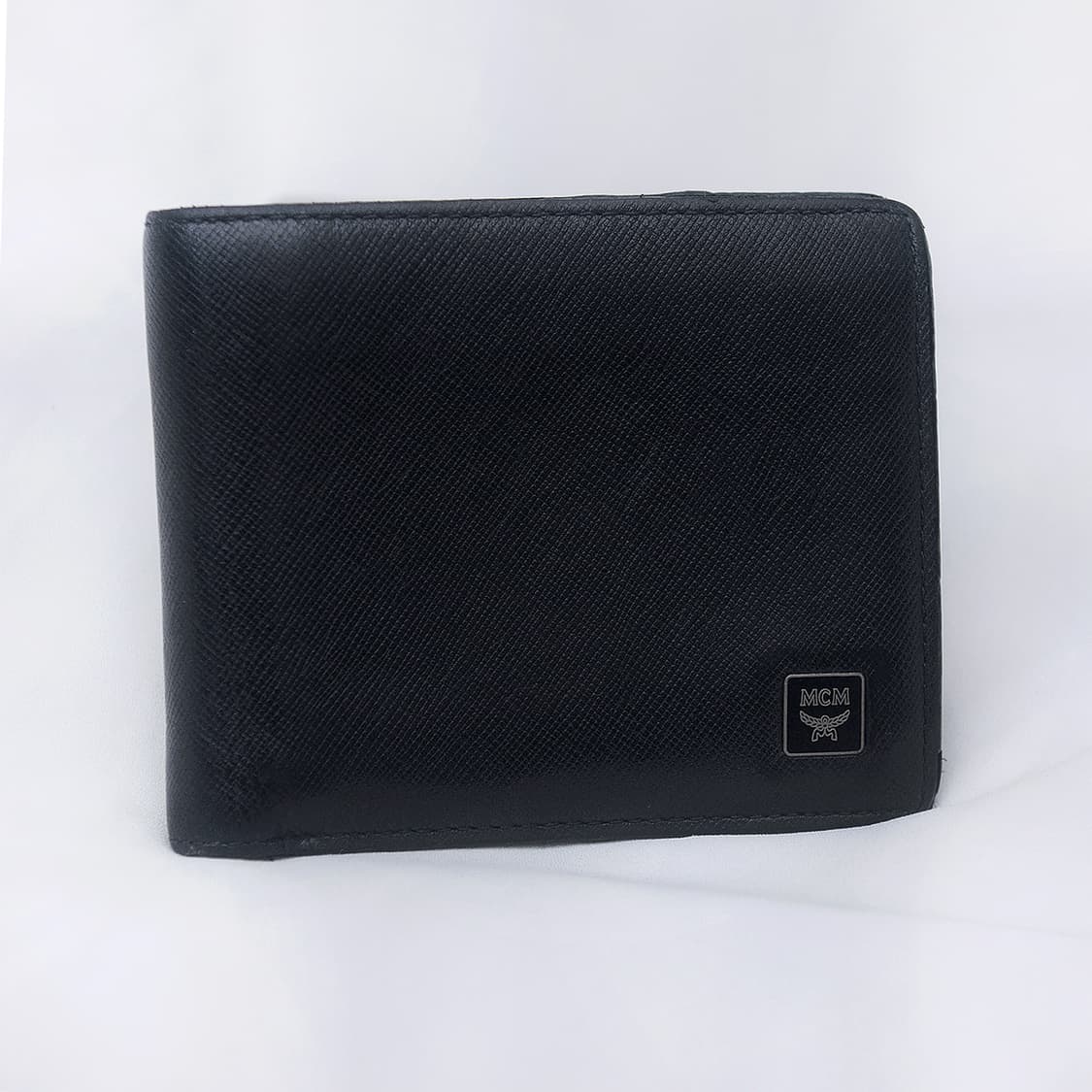 MCM 사피아노 메탈 로고 뷰포켓 6cc 반지갑 상품이미지10