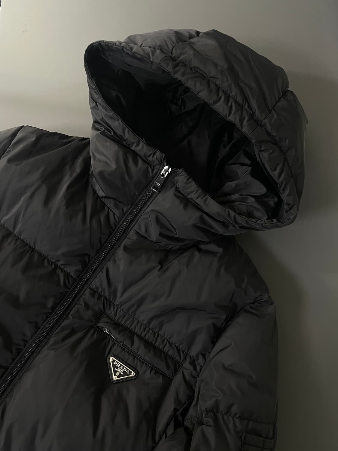 [42] 프라다 삼각로고 리나일론 여성 패딩 점퍼 상품이미지4