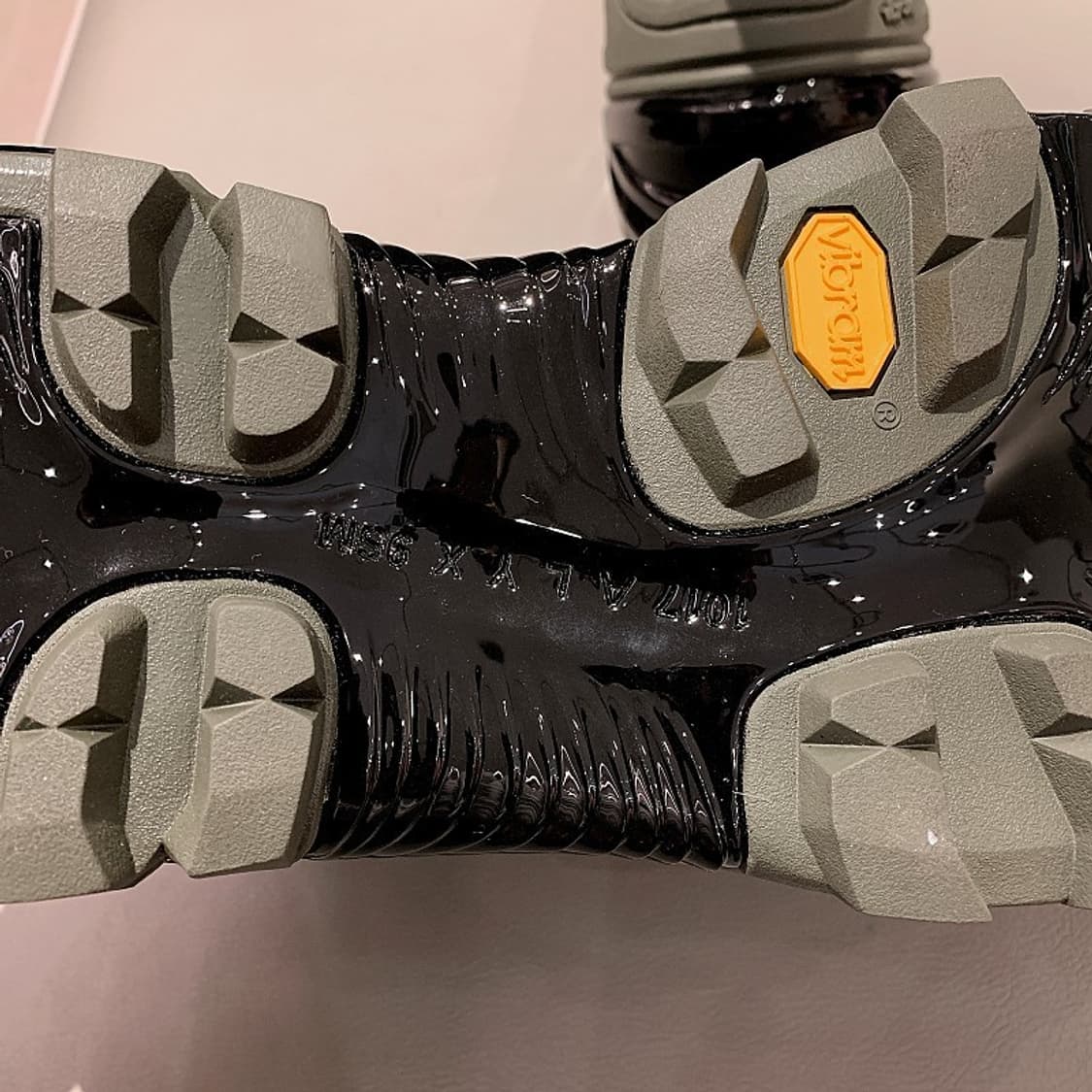 알릭스 남성 블랙 카키 비브람솔 니트 앵클부츠 상품이미지8