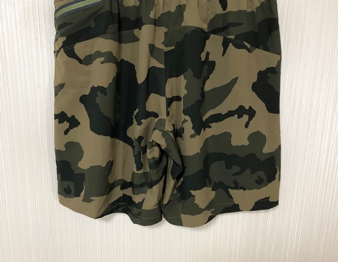 언더아머 히트기어 카모플라쥬 루즈핏 트레이닝쇼츠 XXL 상품이미지6