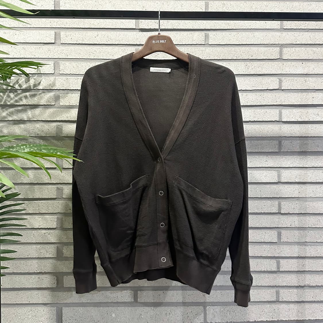 USA VINTAGE 미니멀 와플 니트 가디건 투포켓 디테일 차콜 상품이미지2