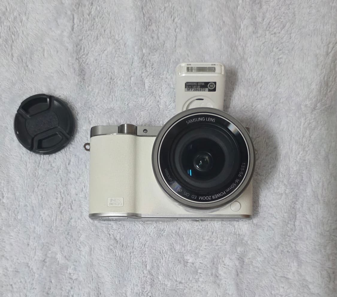 삼성 NX3000 미러리스 카메라와 16-50mm 렌즈 팝니다. 상품이미지3