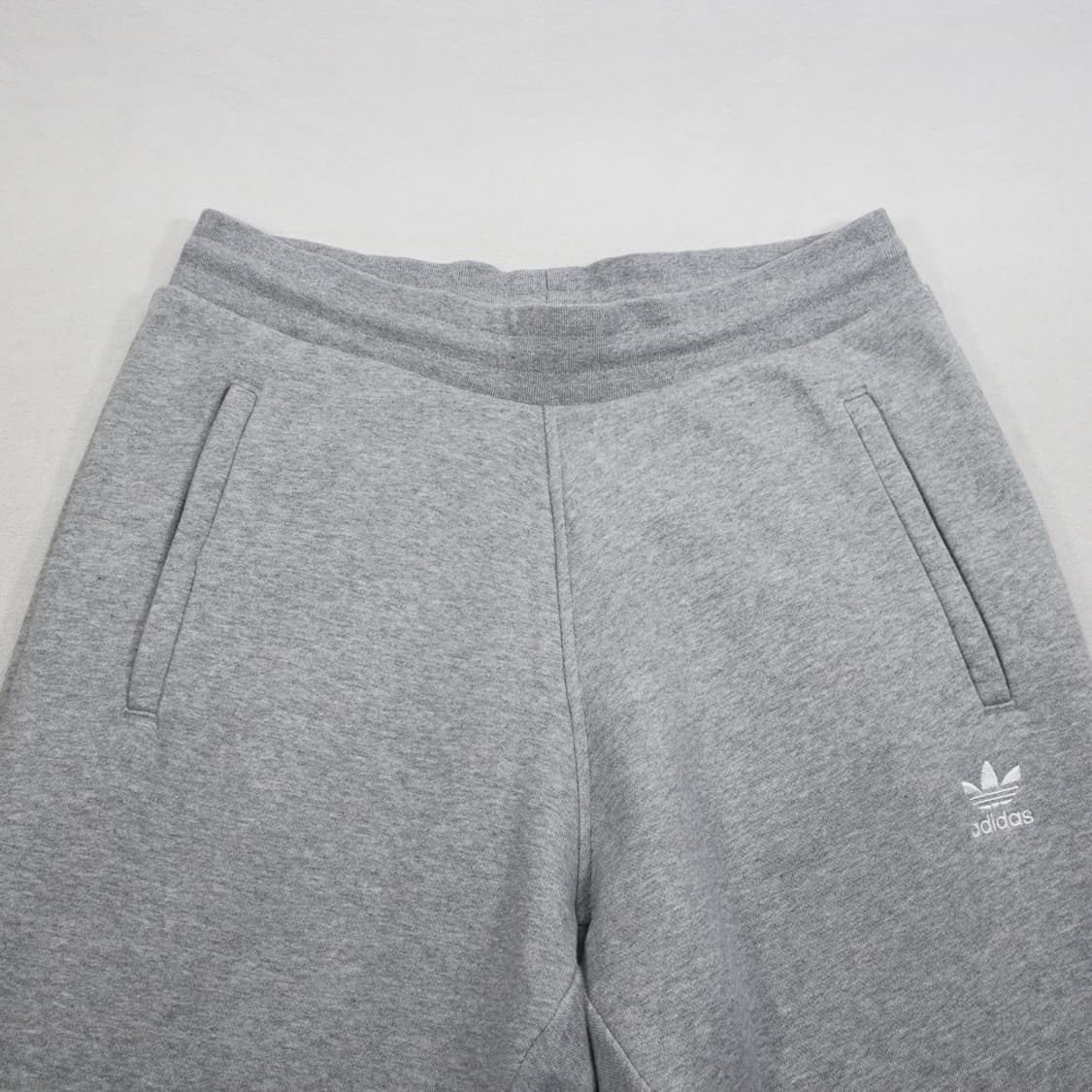(착용컷) 아디다스 스웻 팬츠 (남성용 XL) 상품이미지4