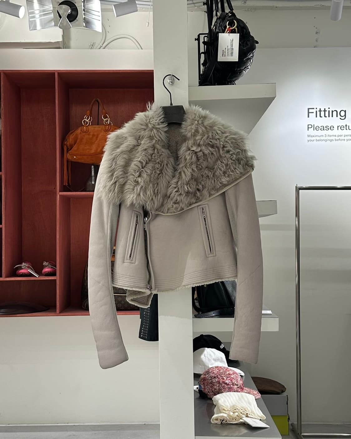릭 오웬스 라이트베이지 16fw 램스킨 퍼 하이넥 무스탕 자켓 상품이미지1