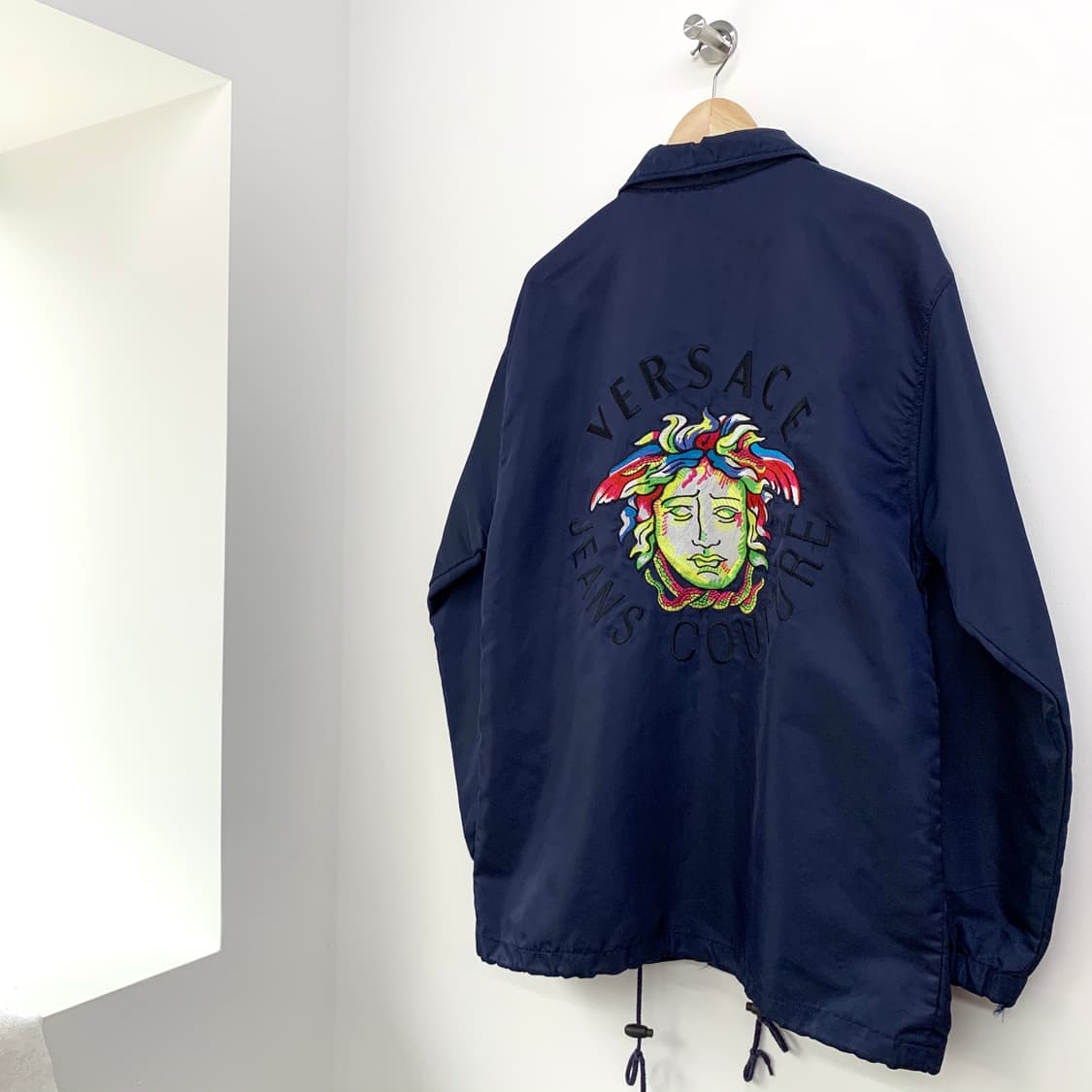 베르사체 진스 꾸뛰르 90s 레인보우 메두사 자켓 상품이미지1