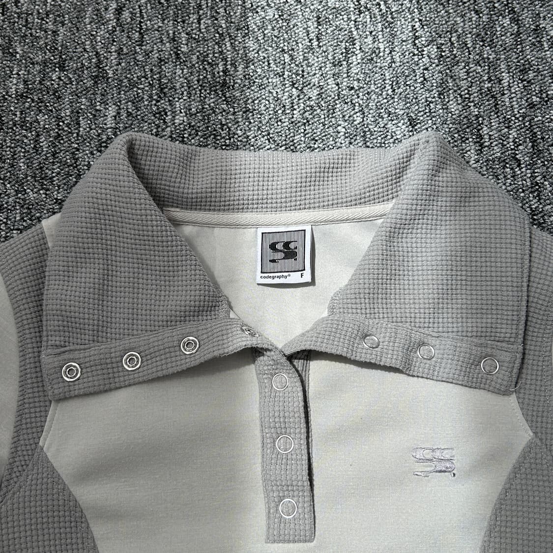 코드그라피 배색카라 그레이 롱슬리브 상품이미지4